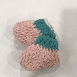 Beautiful knitted baby/toddler booties. Never worn.